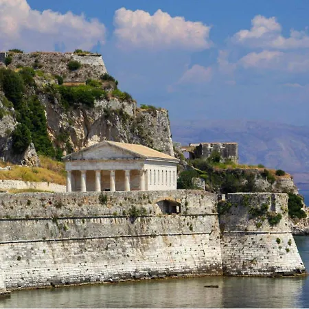 Tasteful In With Shared Pool * Benitses (Corfu)