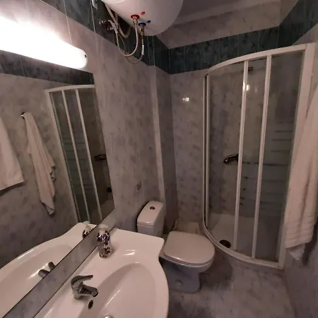 Tasteful In With Shared Pool Apartment