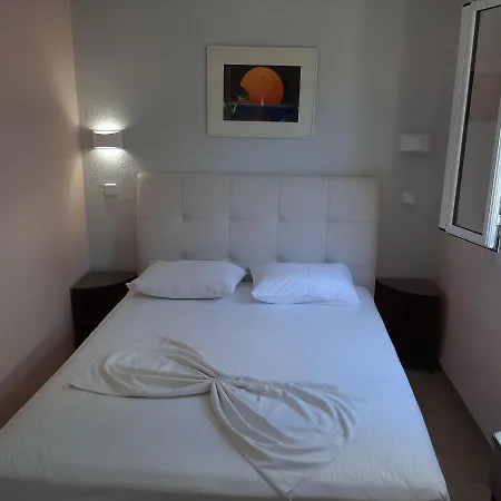 Apartment Tasteful In With Shared Pool *