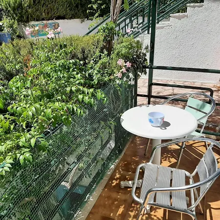 Apartment Tasteful In With Shared Pool *