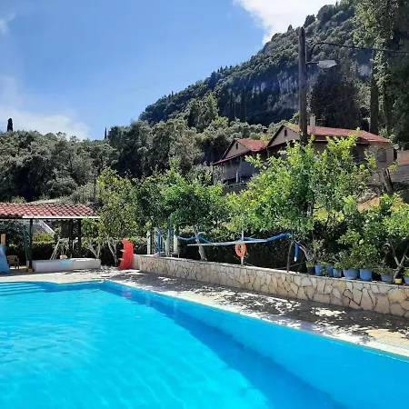 Tasteful In With Shared Pool